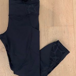 LULULEMON- Black Lace Wunder Under Tight